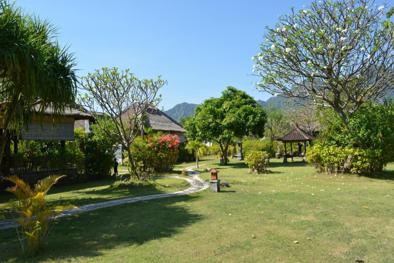 Sunia Loka Bungalows & Dive Center Pemuteran Exterior foto