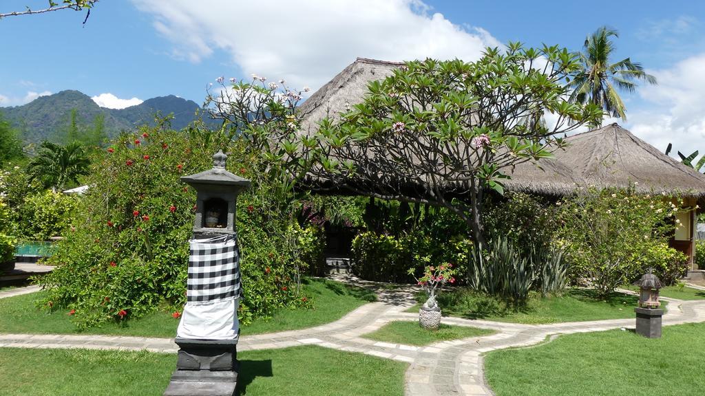 Sunia Loka Bungalows & Dive Center Pemuteran Exterior foto